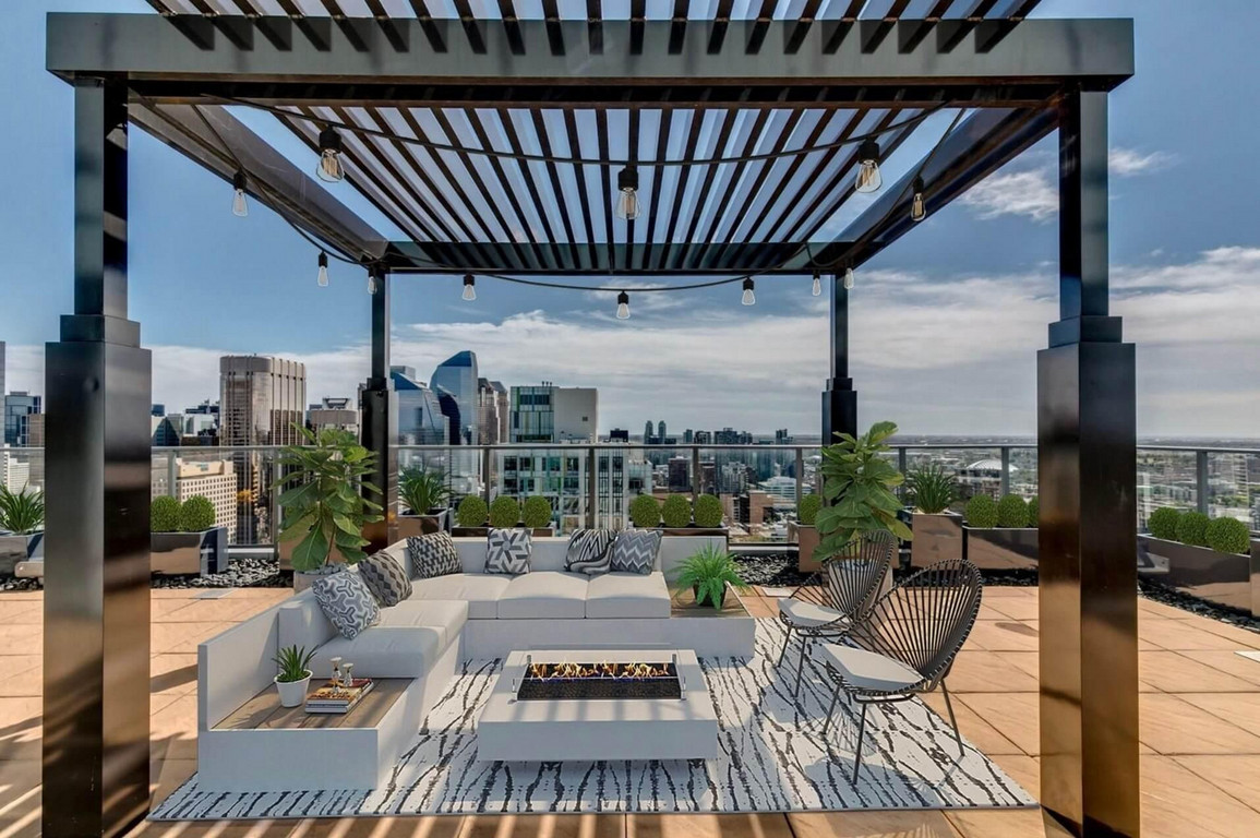 OUTDOOR TERRACE