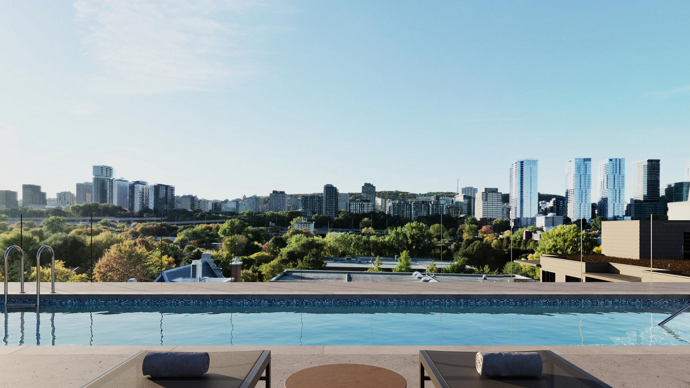 Piscine et terrasses sur le toit avec vue sur le centre-ville