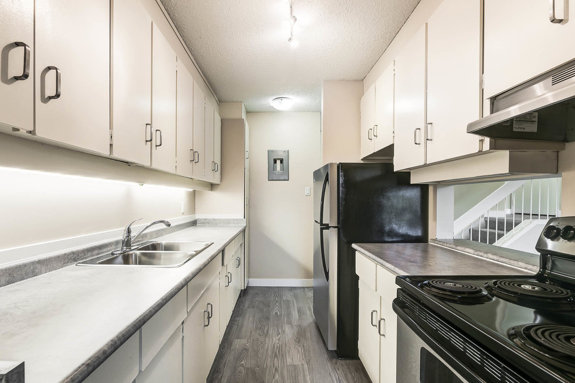 Edmonton Townhouse picture file 1 of 17 RentBoard.ca Ad ID BW.398768