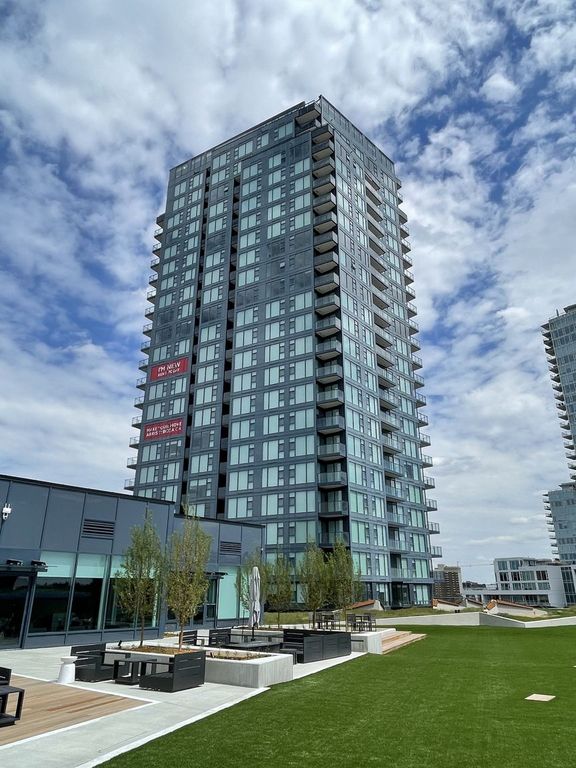 AVAILABLE NOW! RENTAL LIVING WITHOUT COMPROMISE.