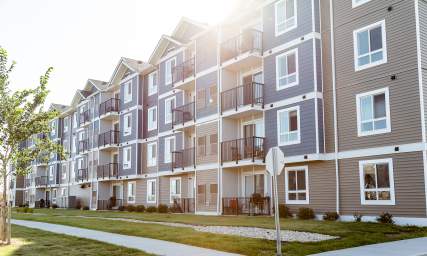 Pet Friendly 1 2 And 3 Bedroom Apartments And Townhomes In Winnipeg Cities Broadstreet Properties Pet Friendly 1 2 And 3 Bedroom Apartments And Townhomes In Winnipeg Cities Broadstreet Properties