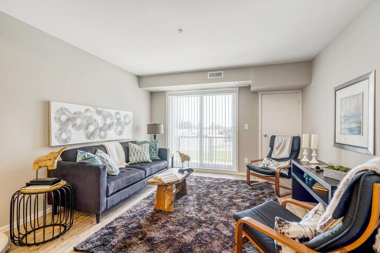 Lakecrest Apartments