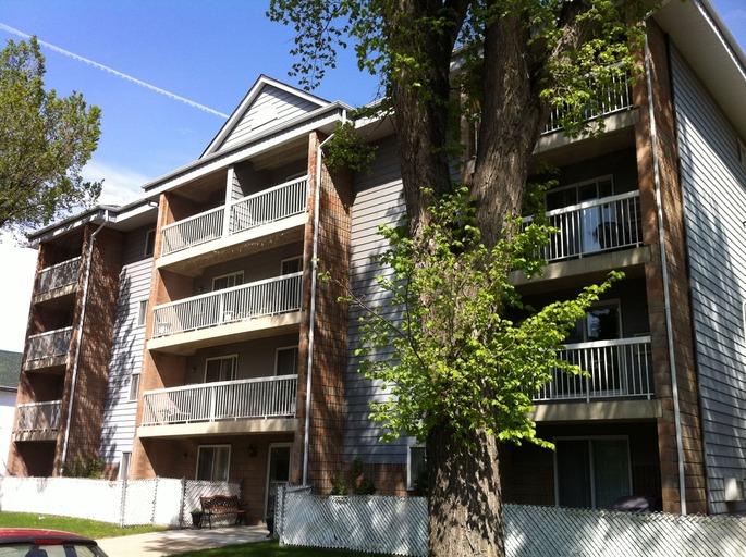 Janson Place Apartments - 2227 Lorne St