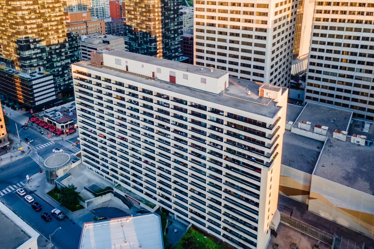 Yonge Eglinton Apartments — Orchard View 33 Orchard View Boulevard