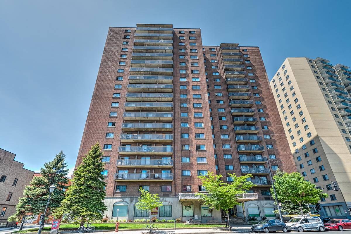 65 Rue Sherbrooke Est — photo 1