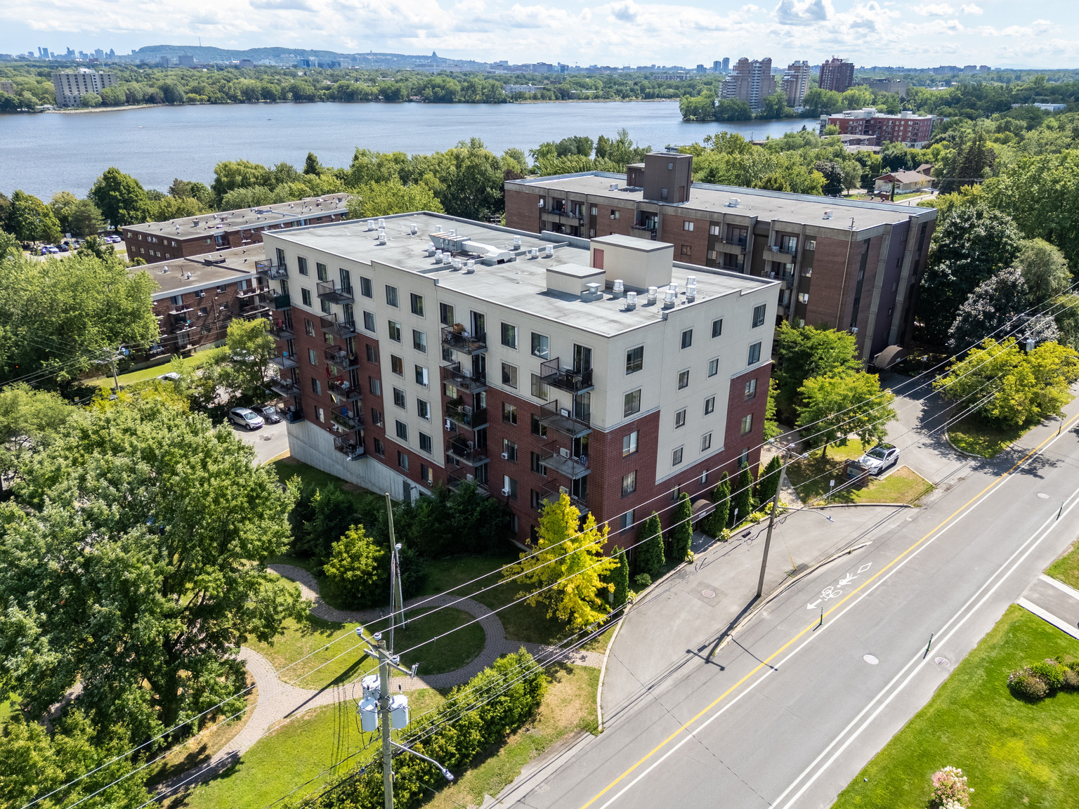 1750 Boulevard Lévesque Est — photo 1