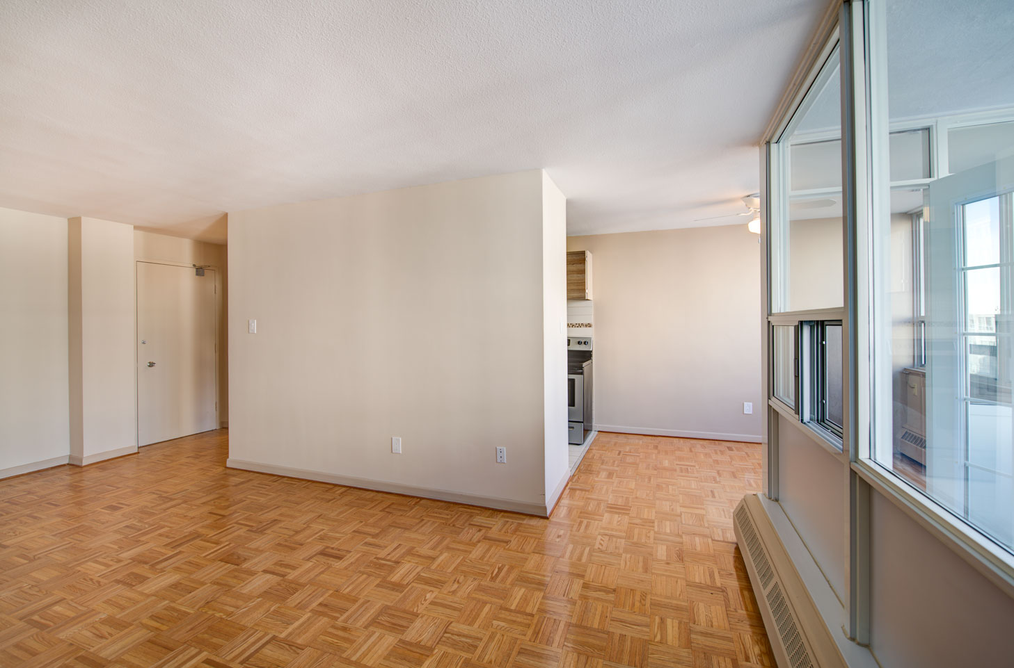 Holly Tower Yonge and Eglinton Apartments Compten