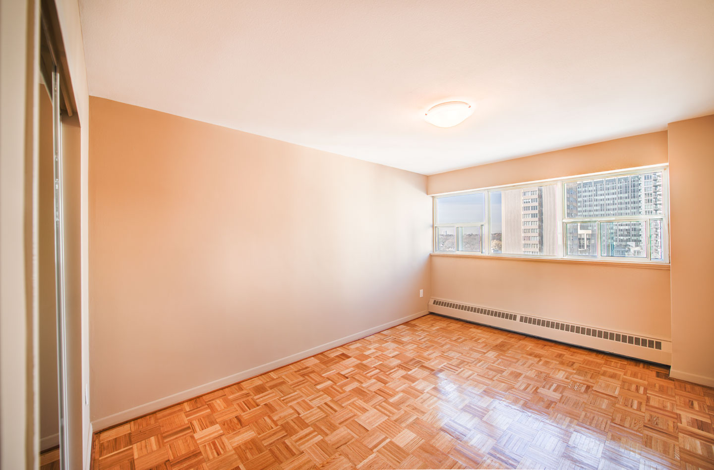 Holly Tower Yonge and Eglinton Apartments Compten