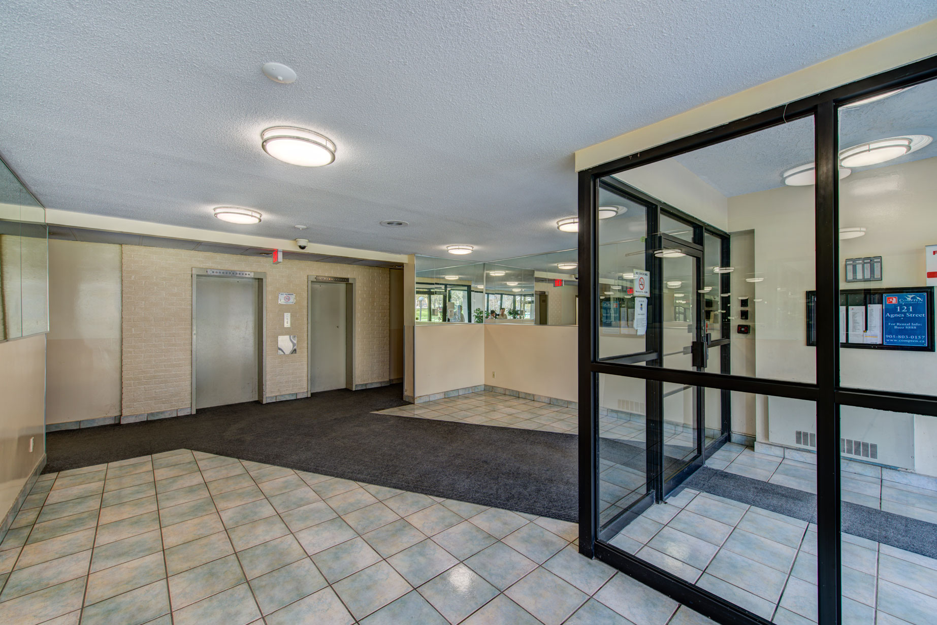 Agnes Apartments Close to Square One Compten