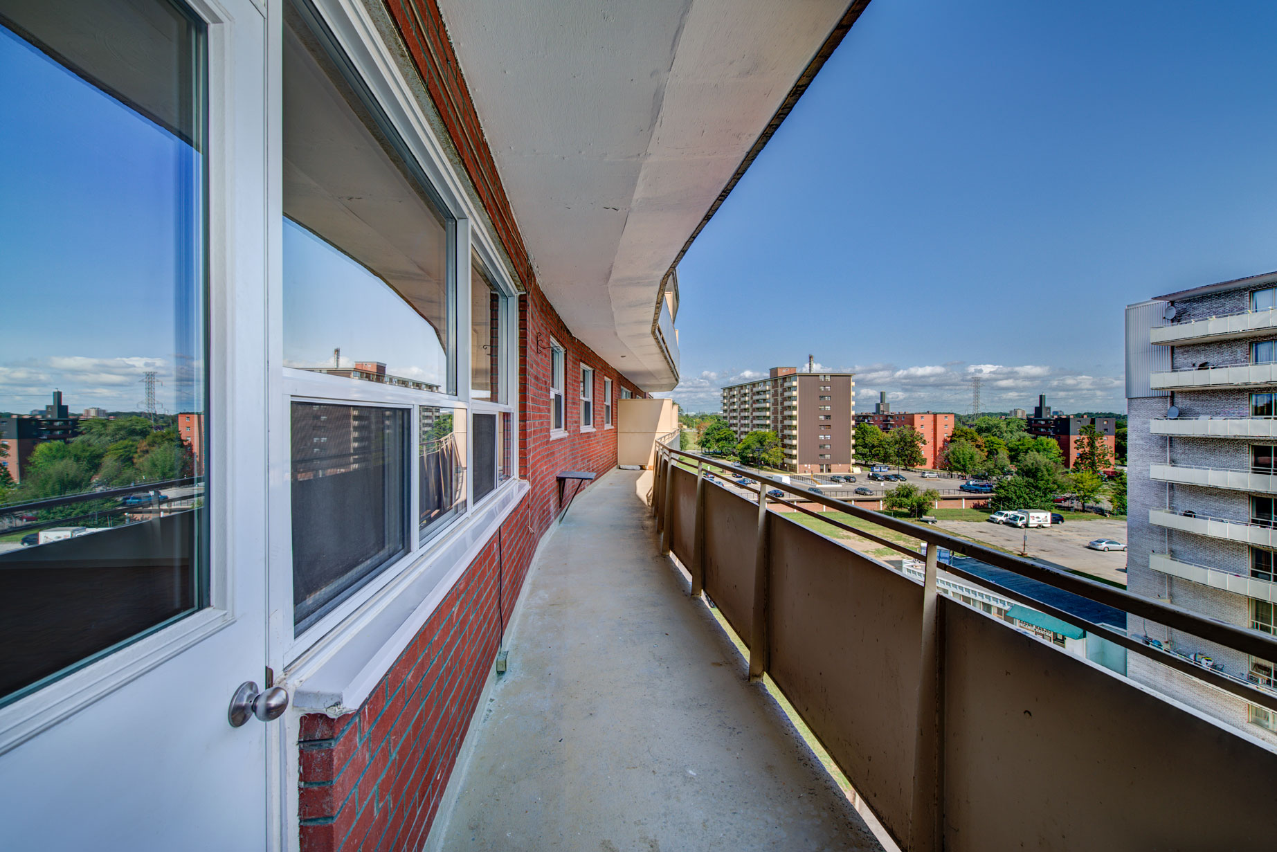 Linwood Apartments Dixie and Bloor Mississauga Compten