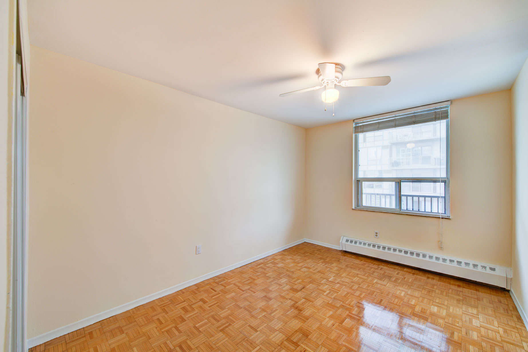 Redpath Tower Yonge and Eglinton Apartments Compten