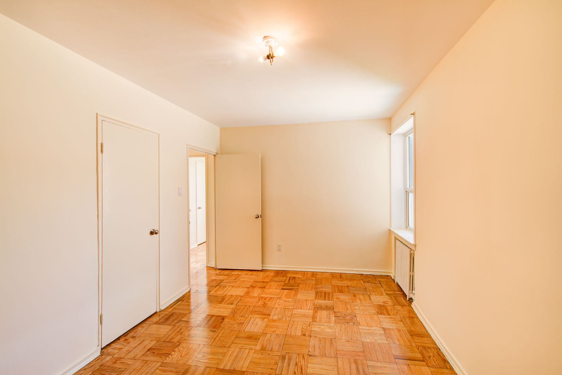 Bathurst & Wilson Apartments Toronto Compten