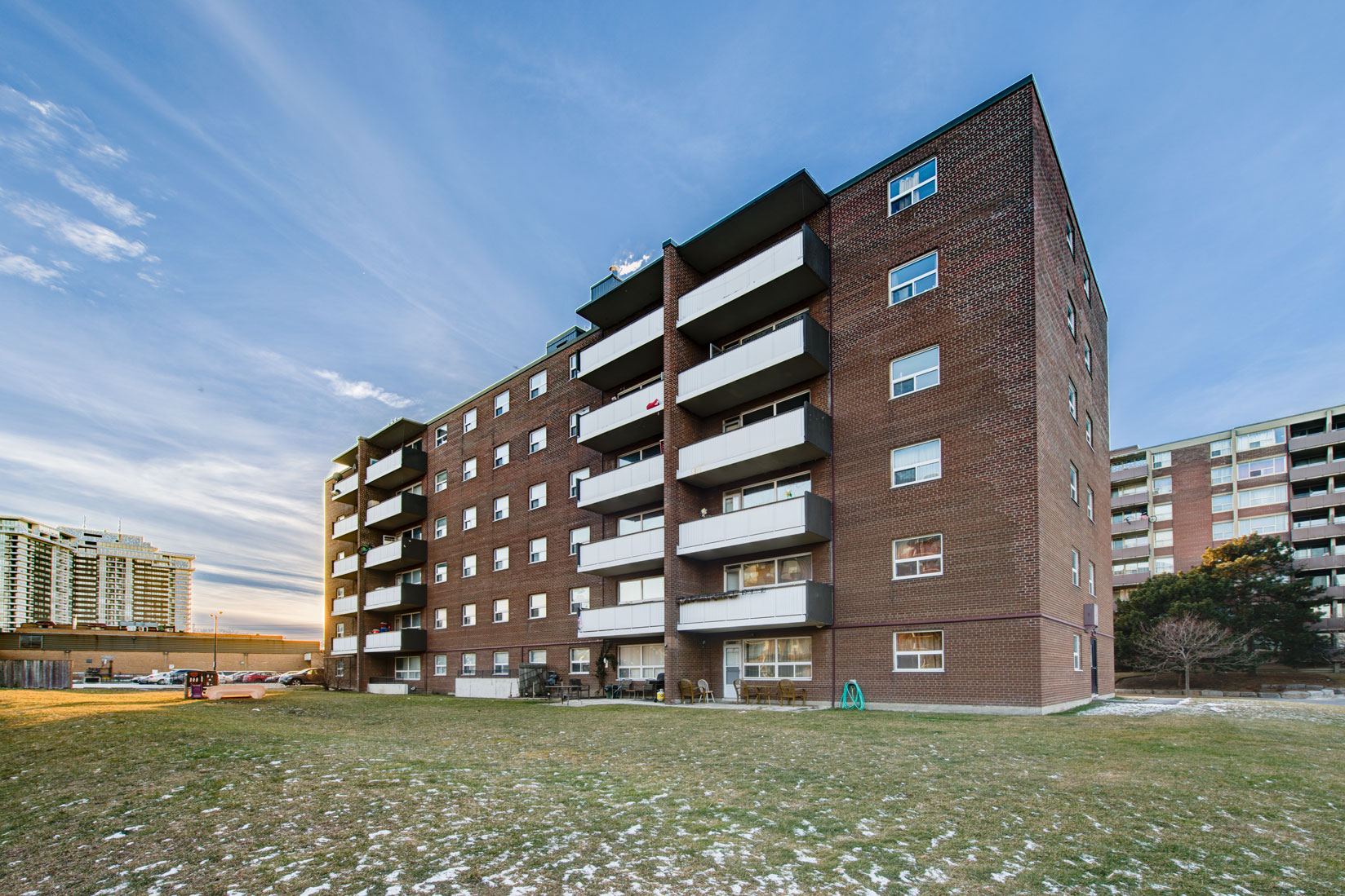 Strathroy Manor Dixie and Bloor Mississauga Mississauga Apartments