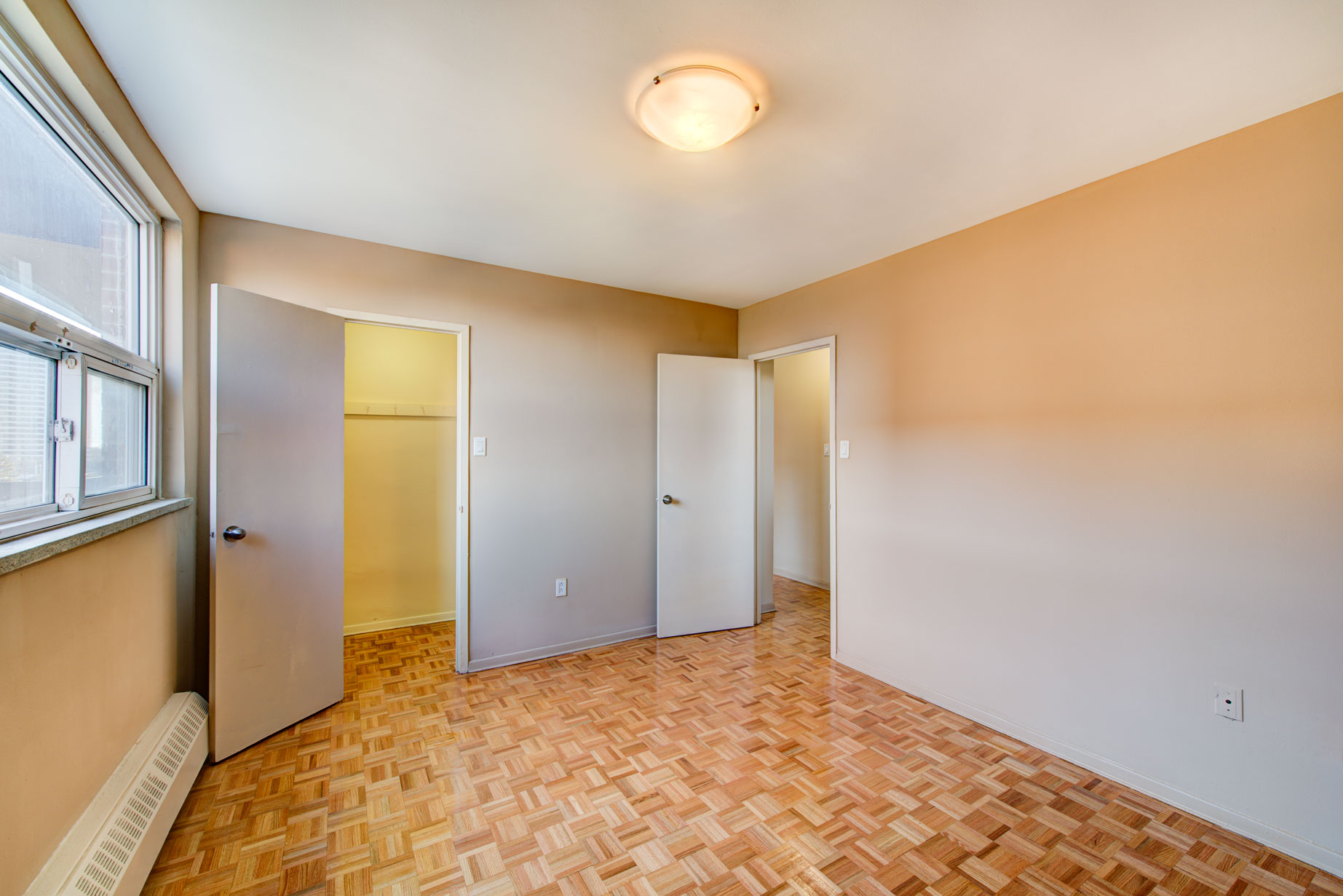 Strathroy Manor Dixie and Bloor Mississauga Compten