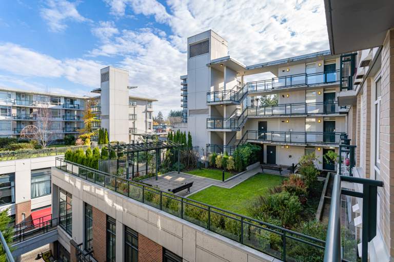 University MarketPlace Apartments