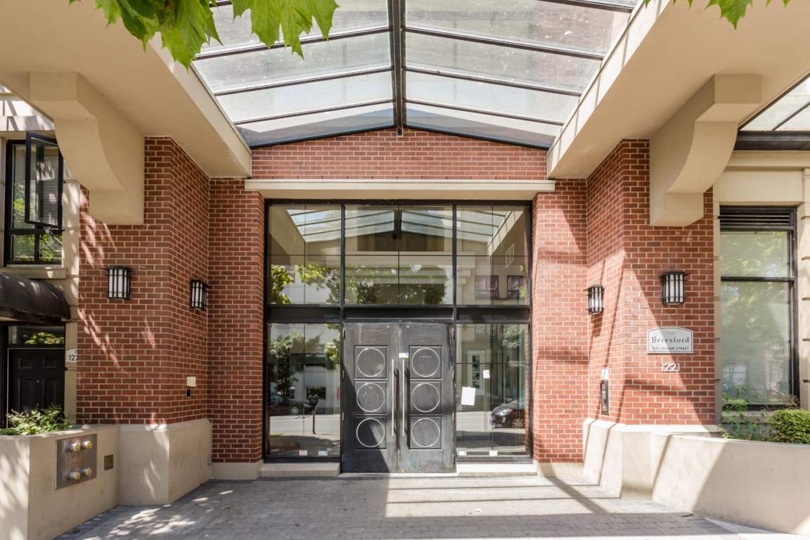 The Beresford Luxury Rental Apartments and Townhouses, 1221 Homer