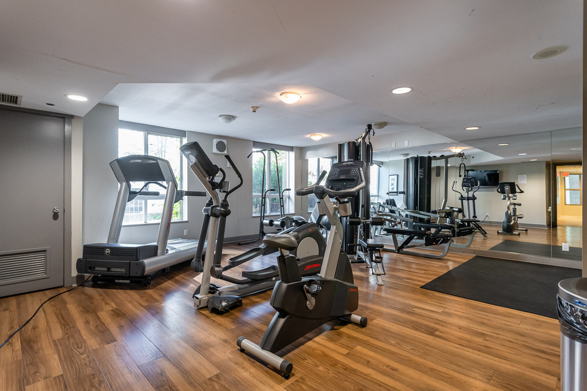 The Beresford Luxury Rental Apartments and Townhouses, 1221 Homer