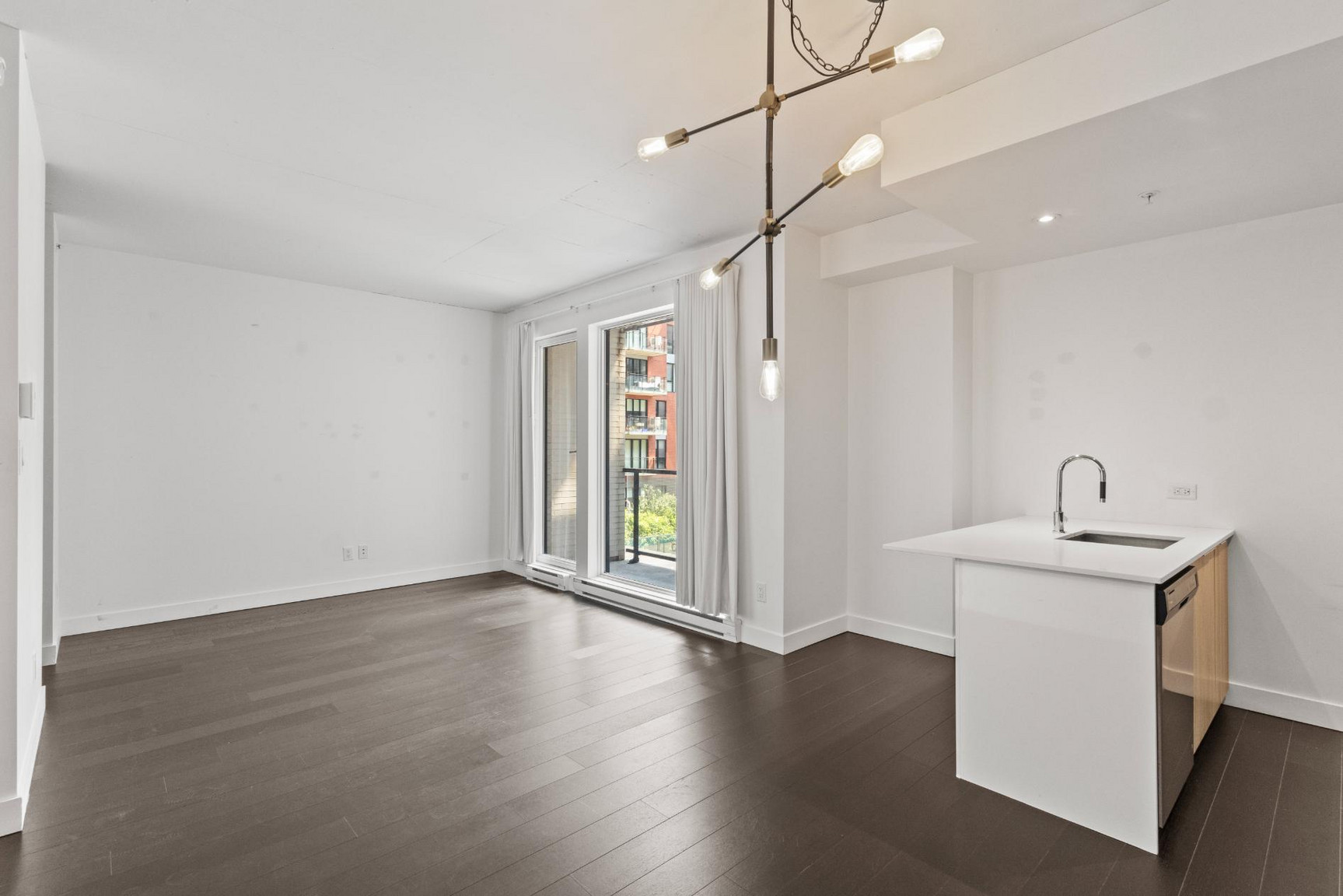 377 Rue Richmond — photo 3
