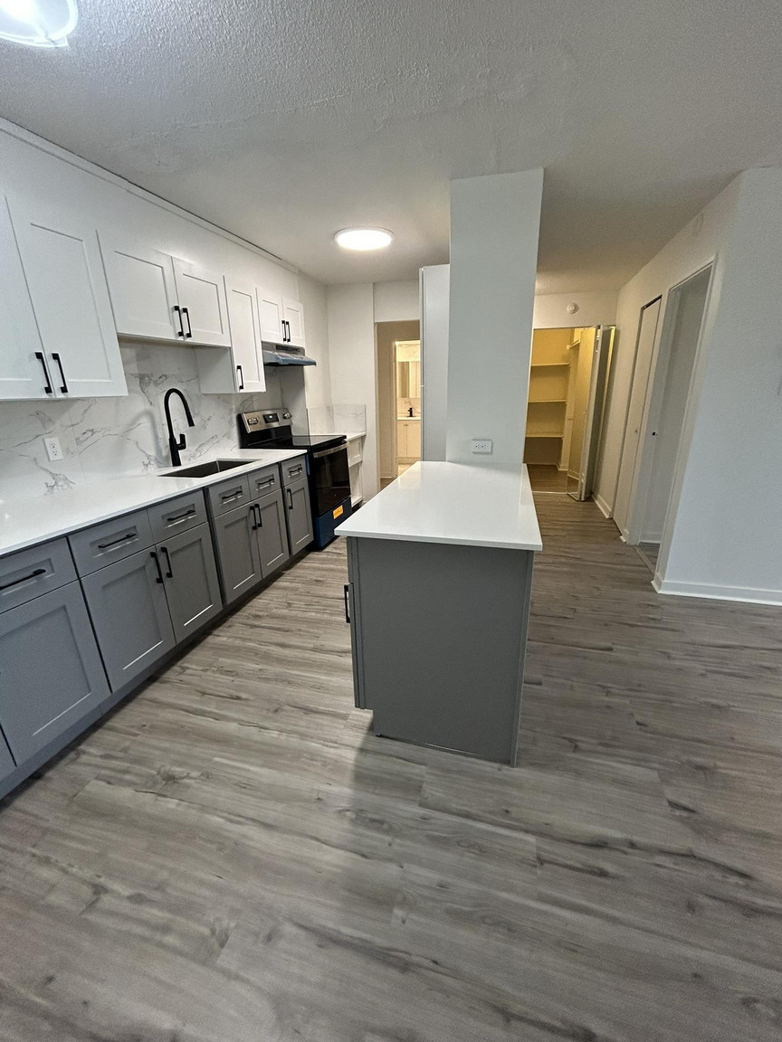 6260 Place Northcrest — photo 2