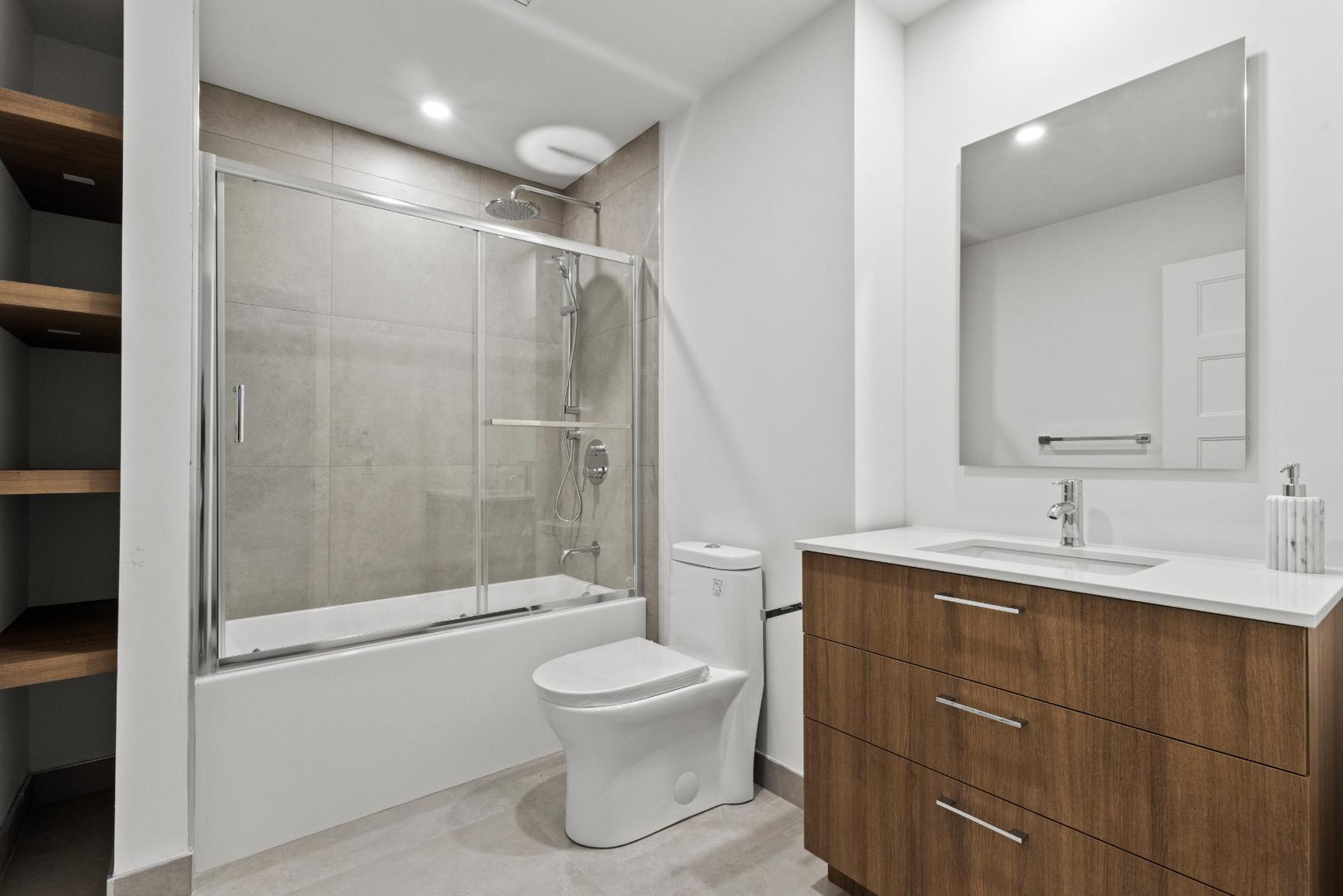 220 Boulevard Harwood — photo 2