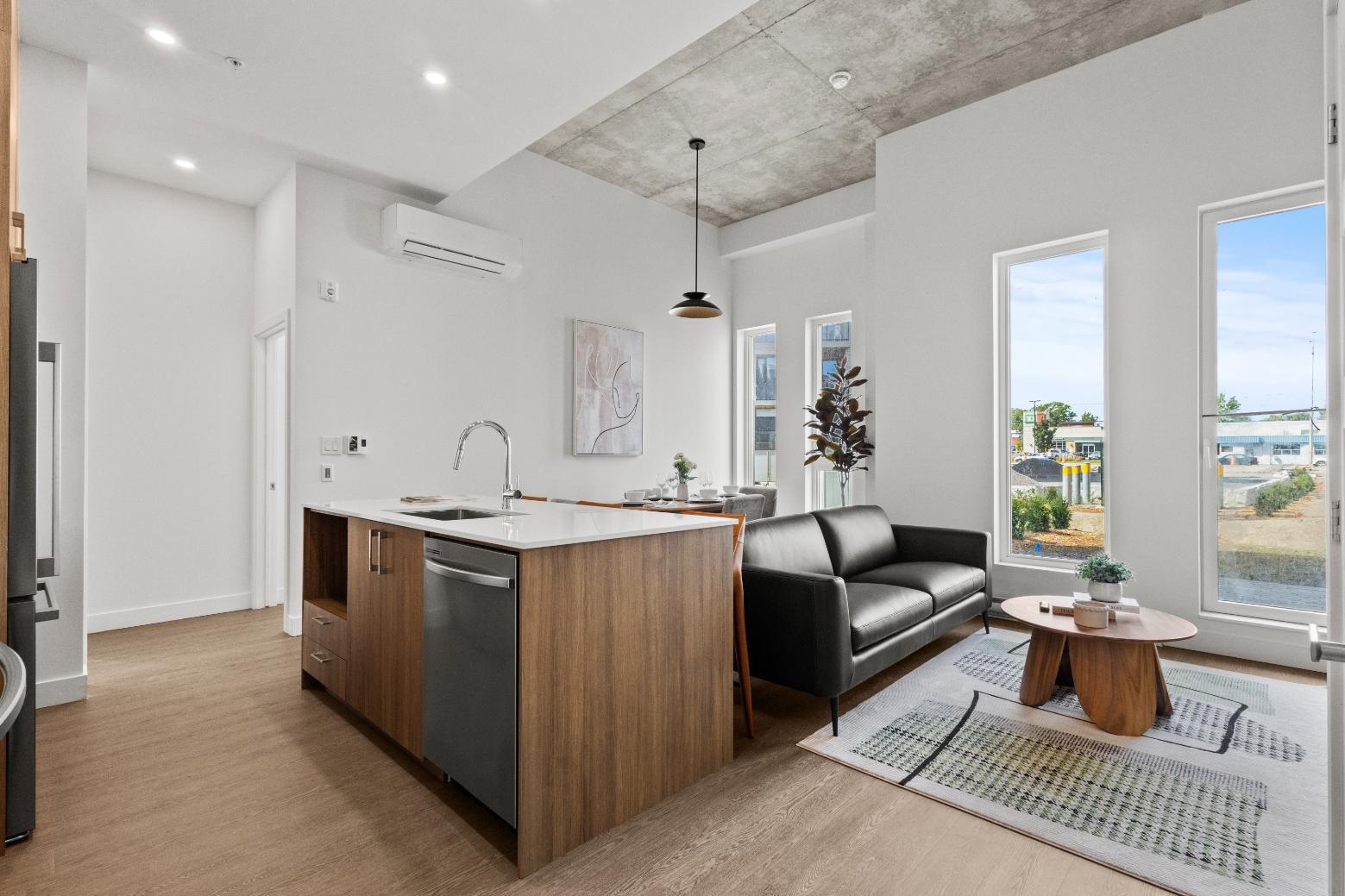 220 Boulevard Harwood — photo 1