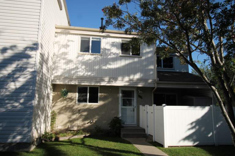 20 Woodvale Village NW