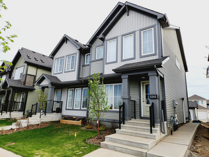 5243 Edgemont Blvd NW - MAIN