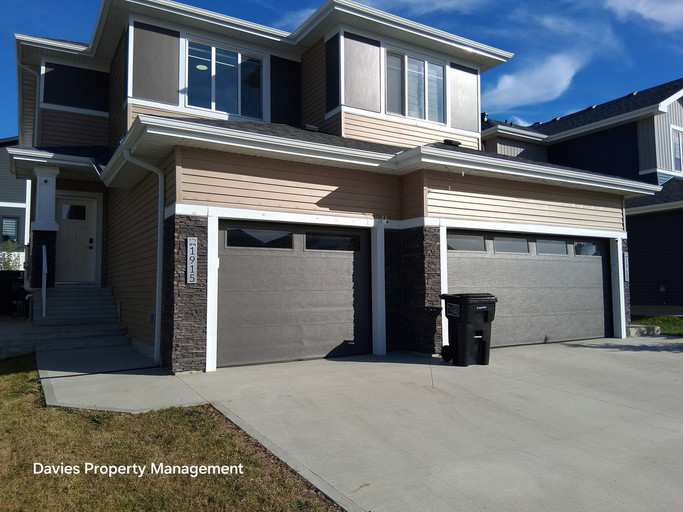 1915 164 Street SW - MAIN
