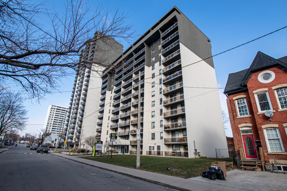 center mall apartments hamilton ontario outdoorrainyweddingoutfitguest