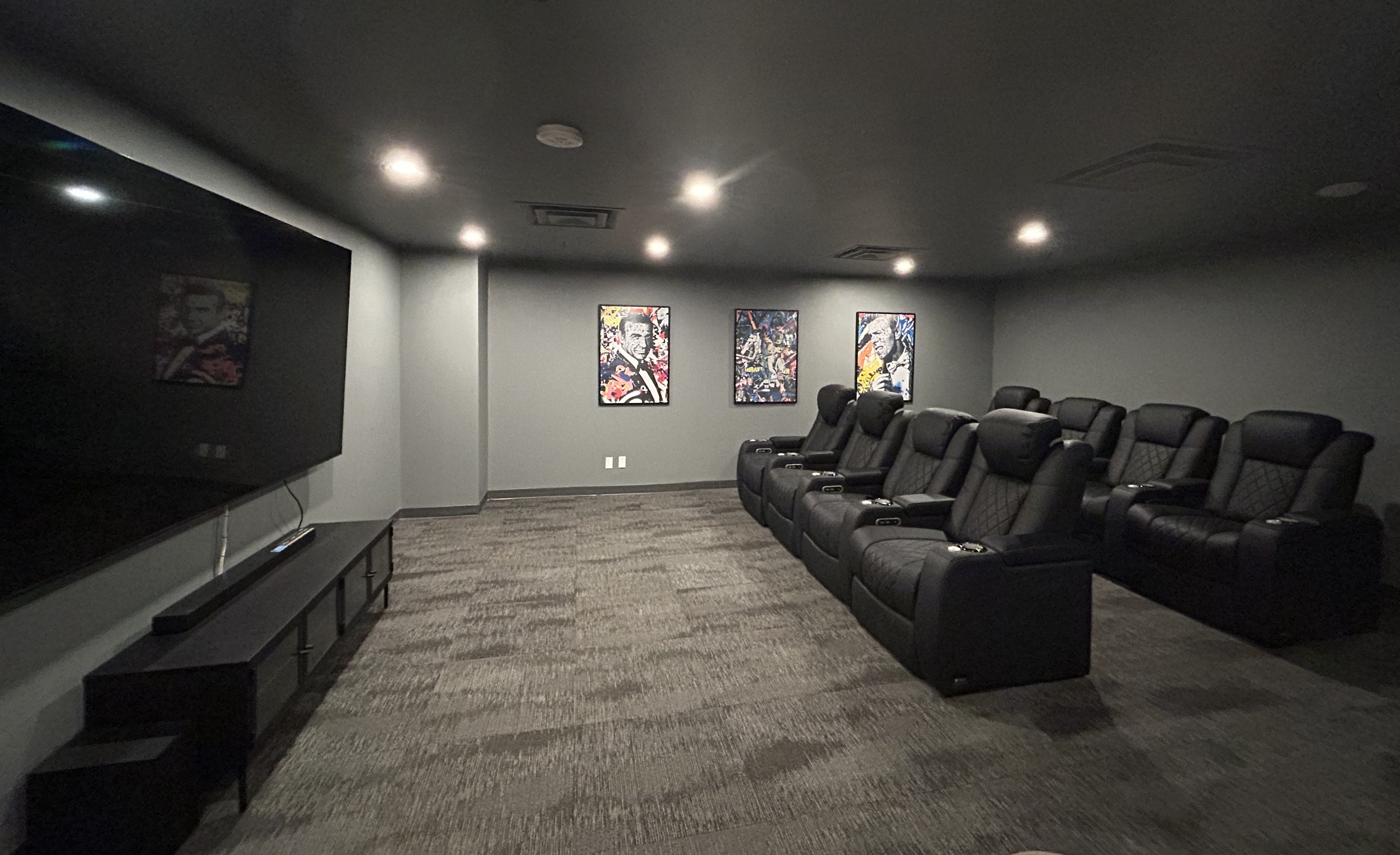 Theater room Amenity Image