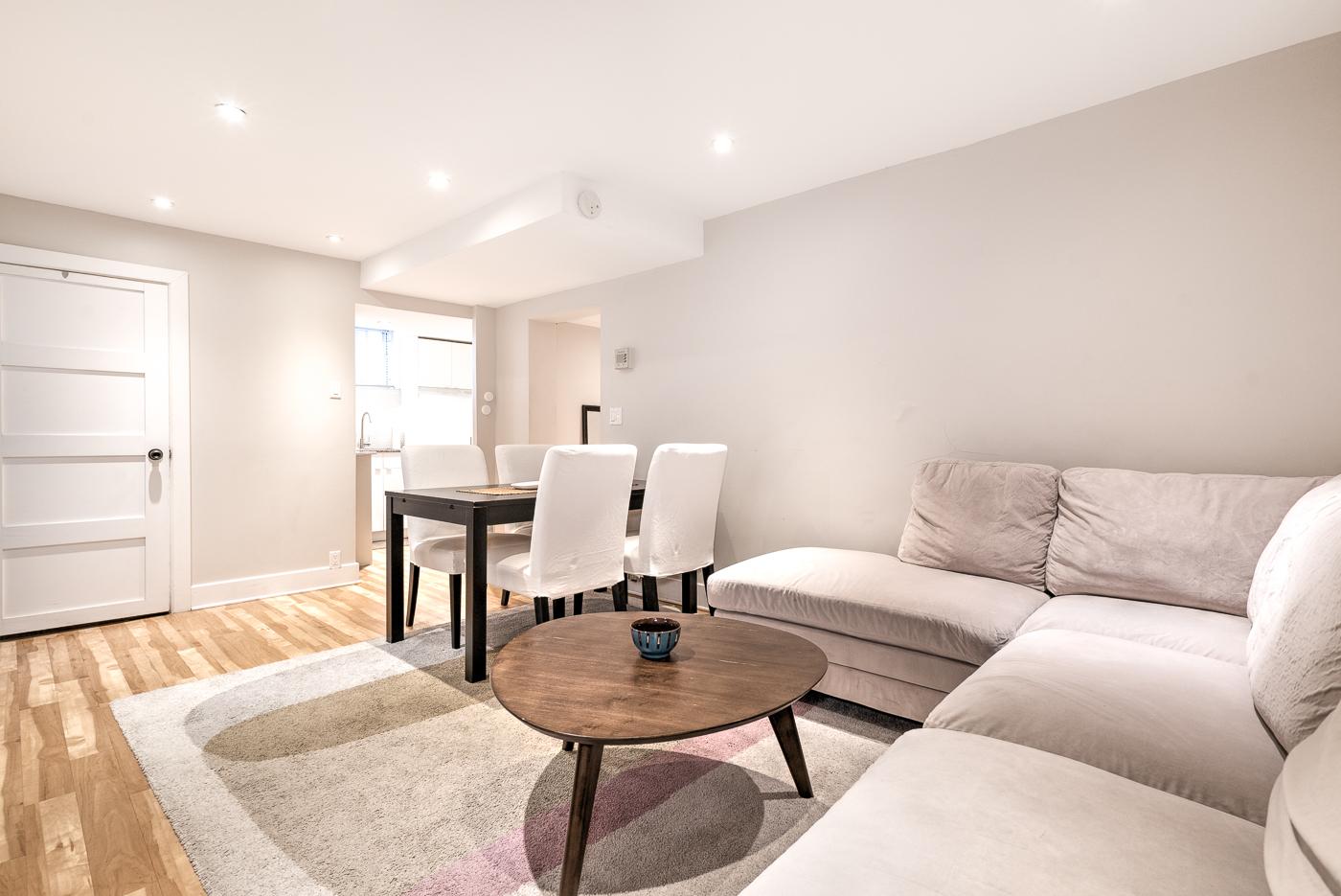 130 Prince Arthur West — photo 1