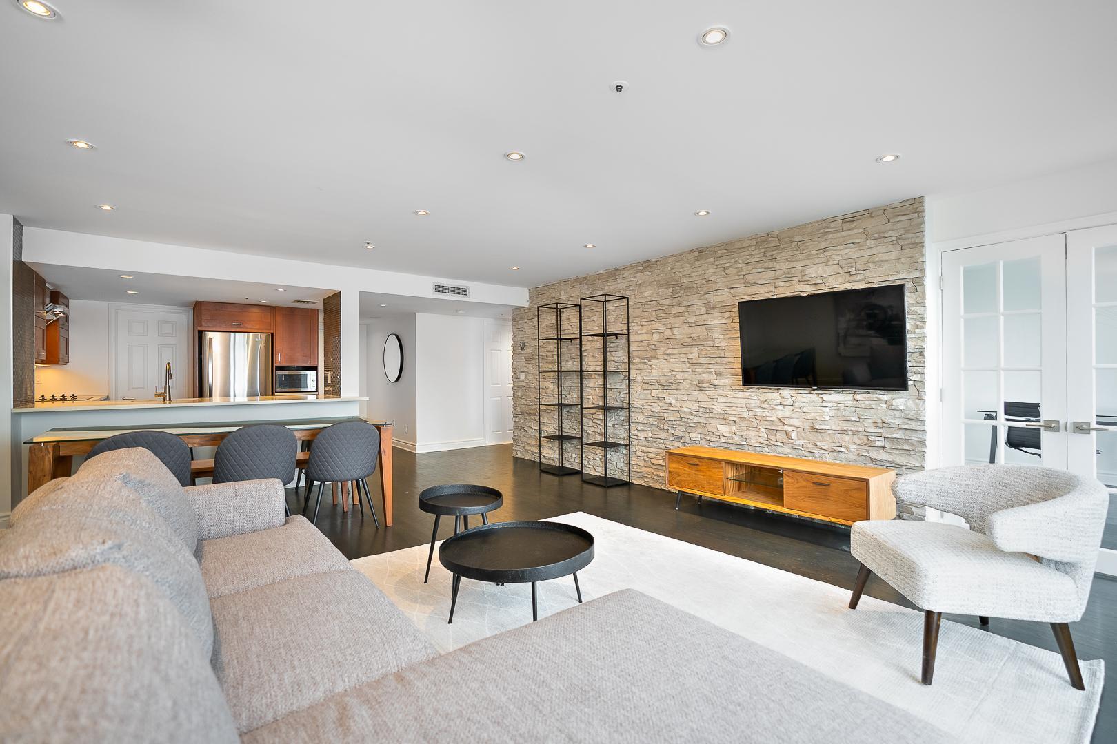 329 Notre-Dame East — photo 3