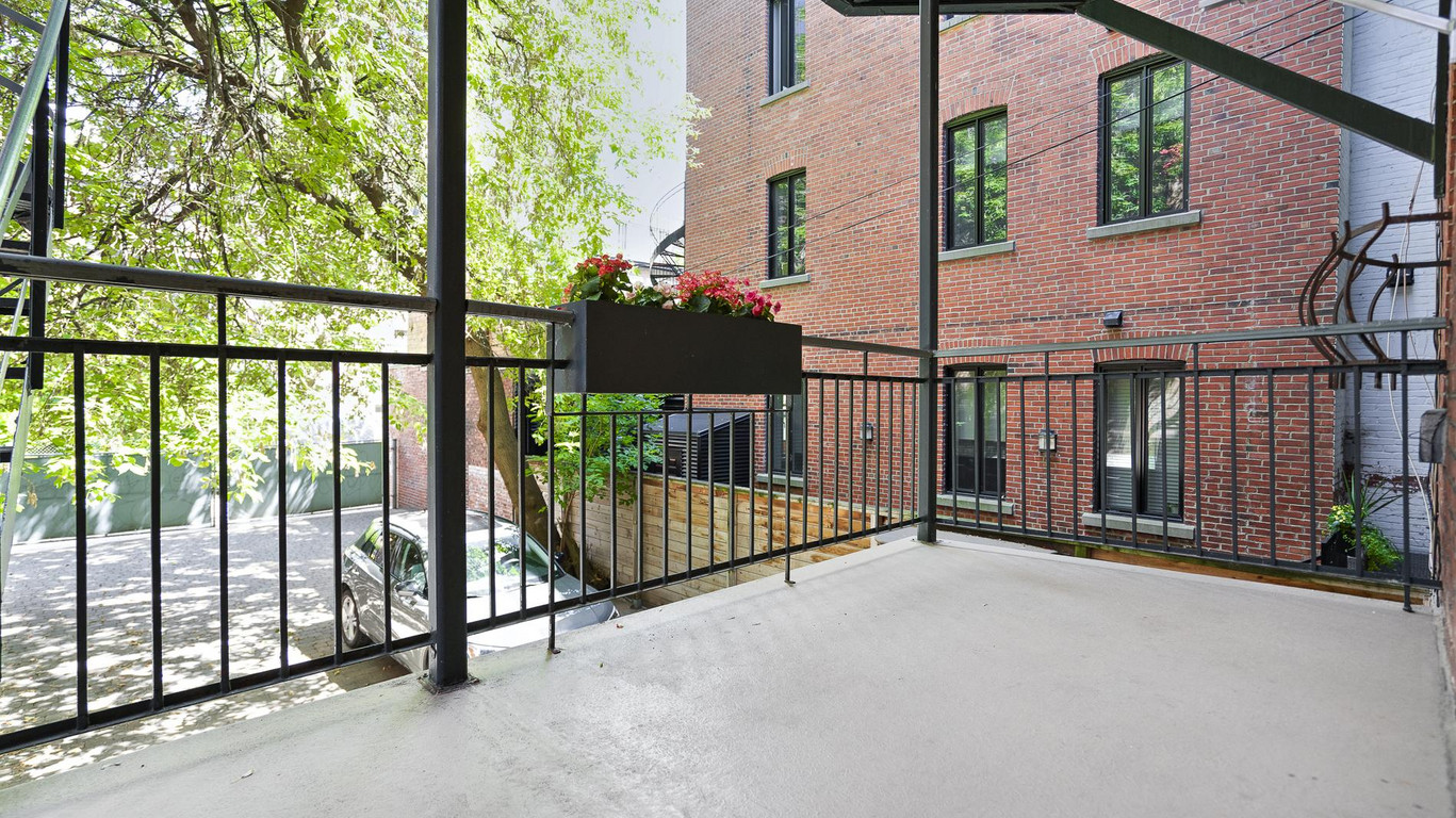 3635 Rue SainteFamille Douek Apartments