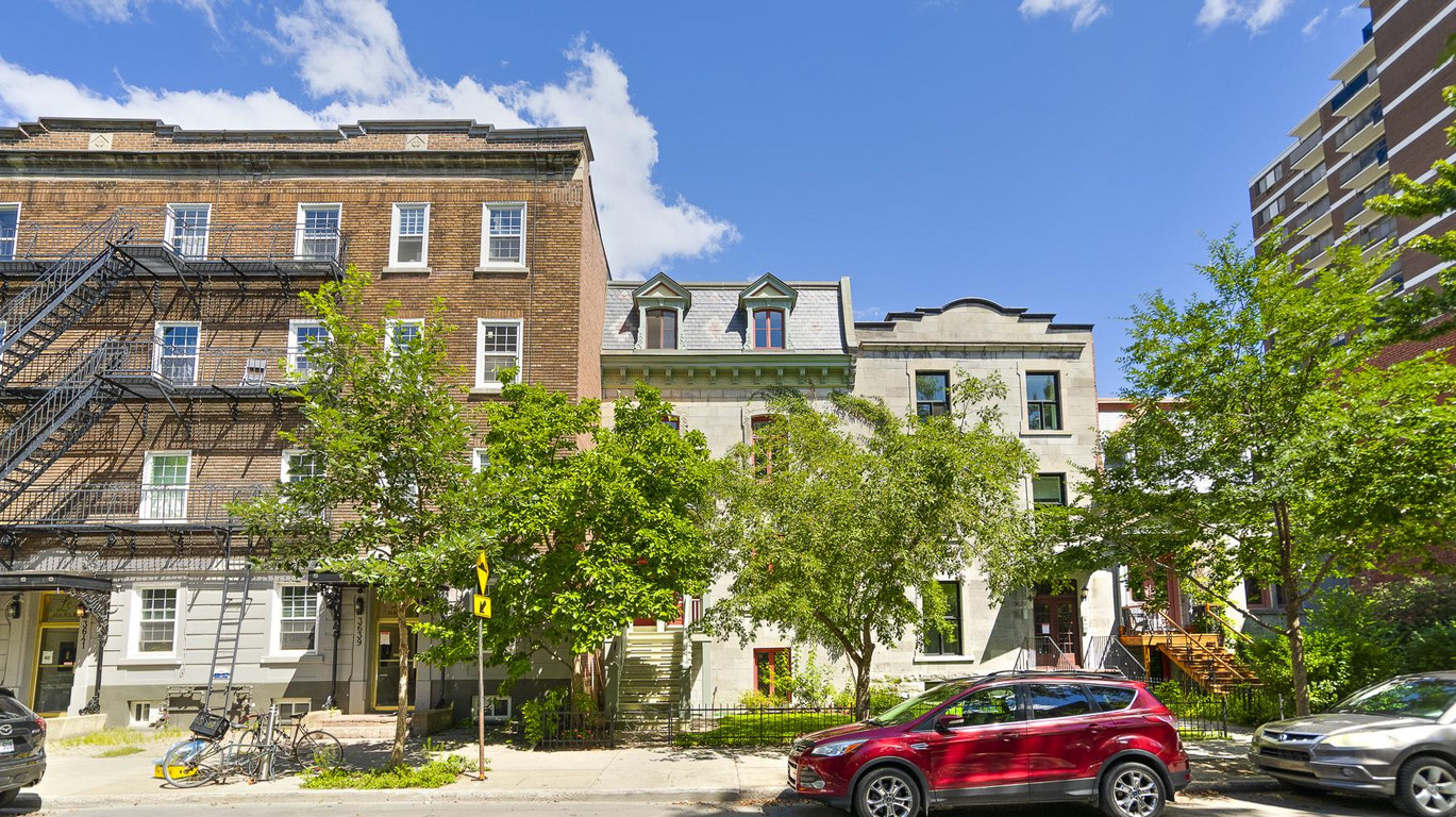 3635 Rue SainteFamille Douek Apartments