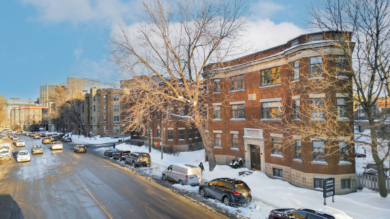 4278 Sherbrooke West Luxury Westmount Apartments Douek Apartments