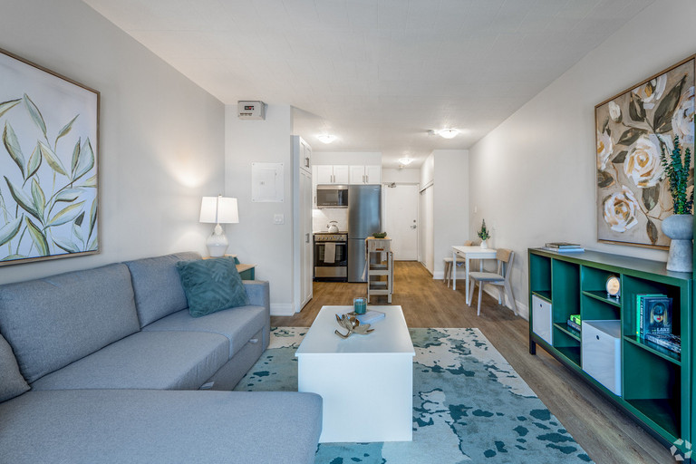 255 King Street West