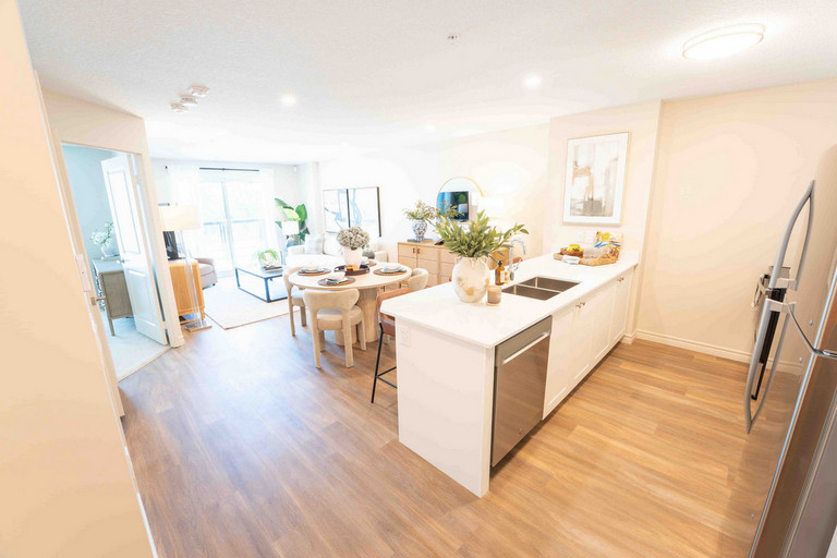 Kitchen and Dining area 1 Bedroom