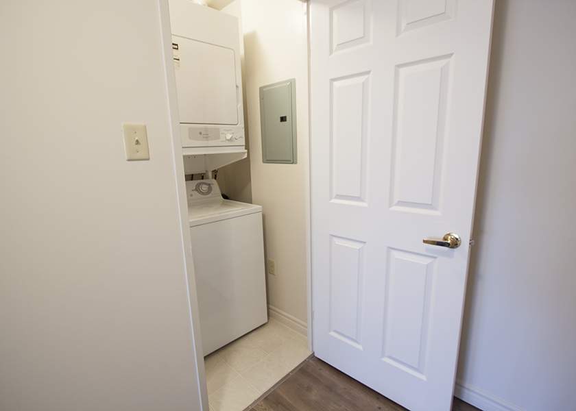 Iron Horse Towers Apartments For Rent Kitchener Drewlo Holdings