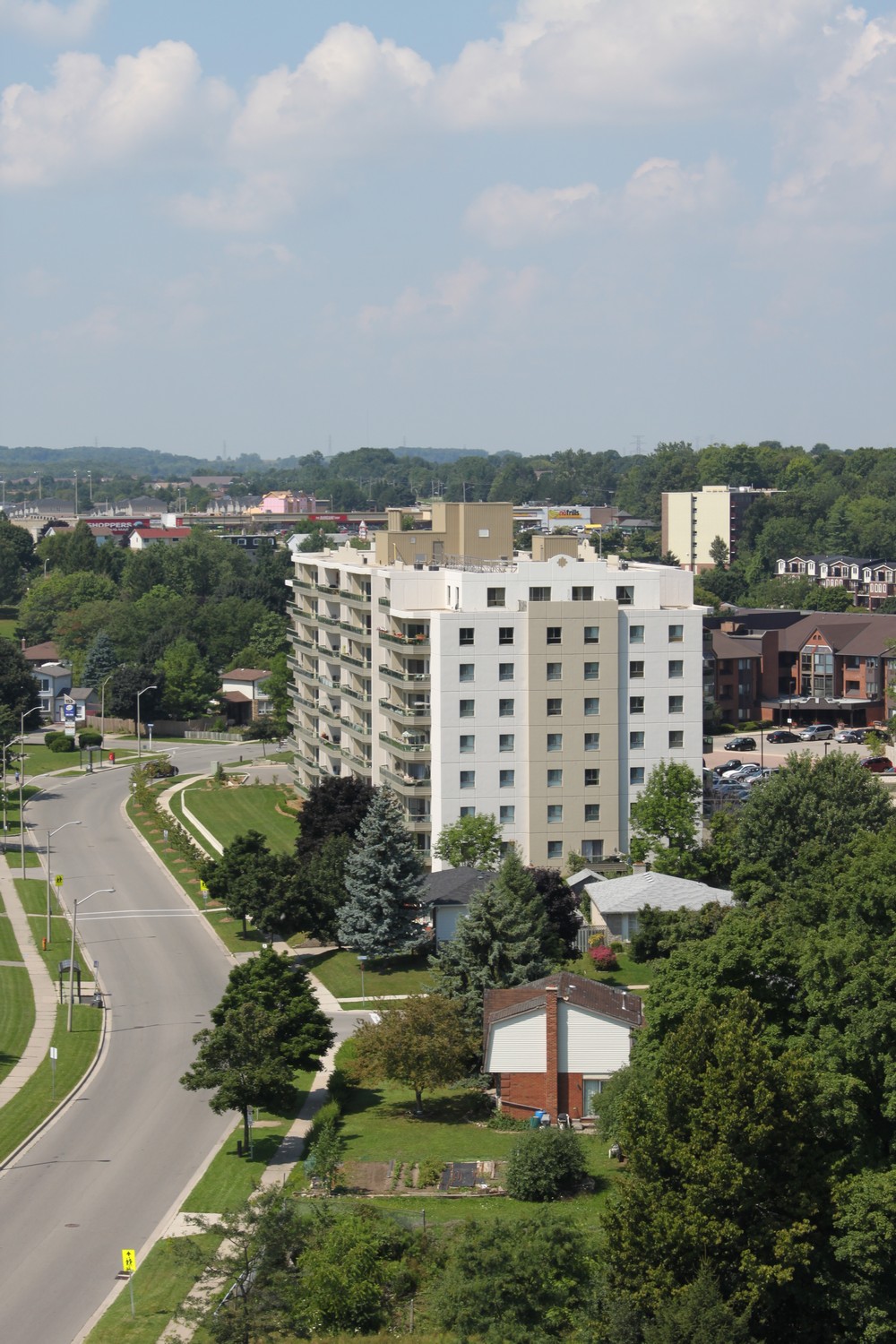 170 Country Hill Drive, Kitchener, ON N2E 4J6 — photo 2