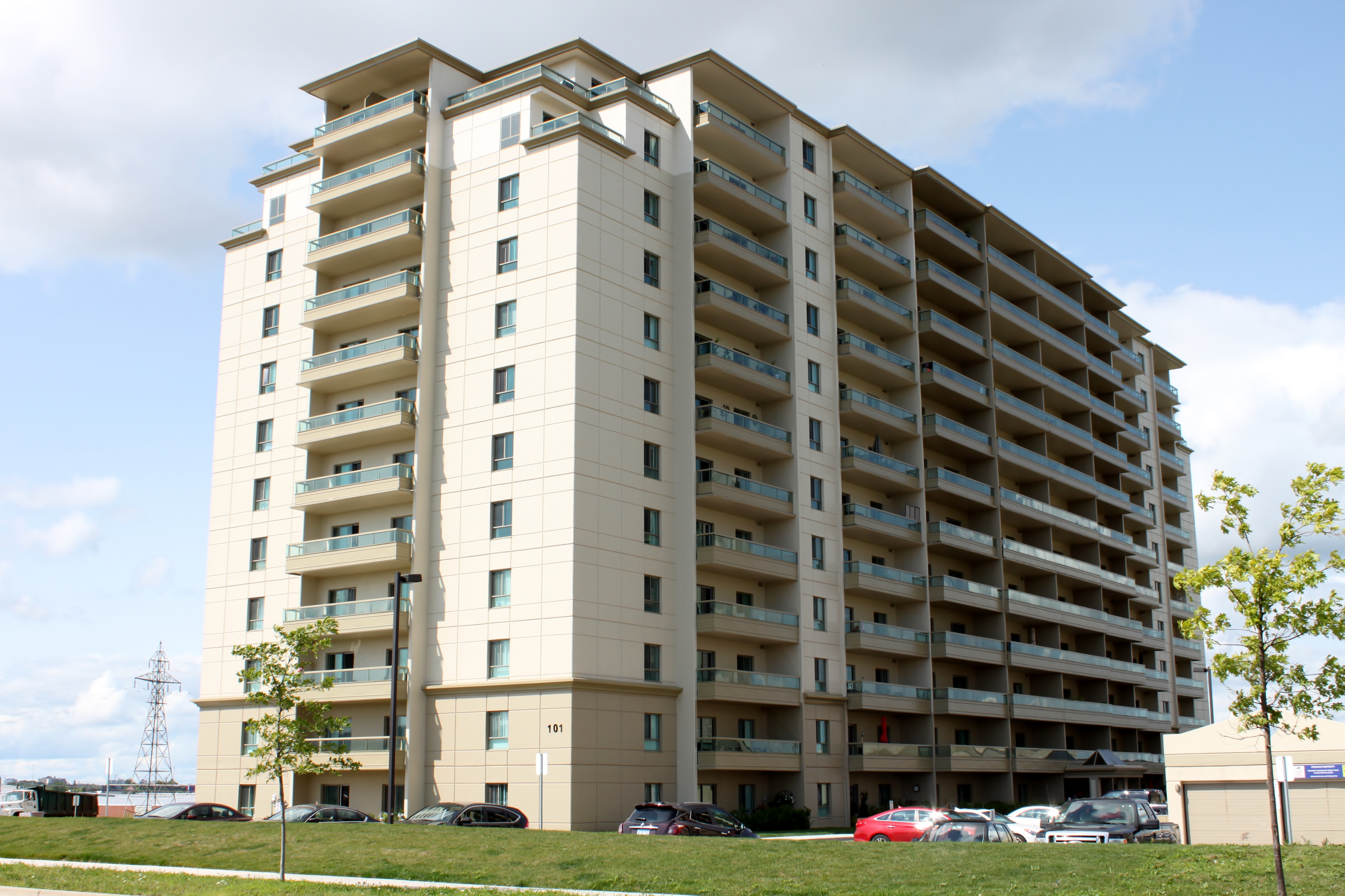 101 Fallowfield Drive, Kitchener, ON N2C 0B4 — photo 2
