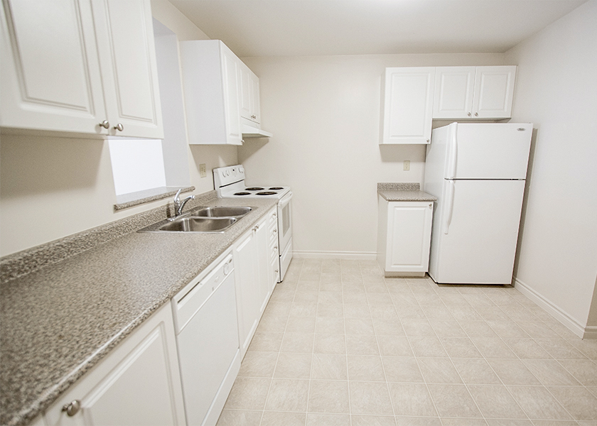 140 Plains Road, W., Burlington, ON L7T 0A9 — photo 3