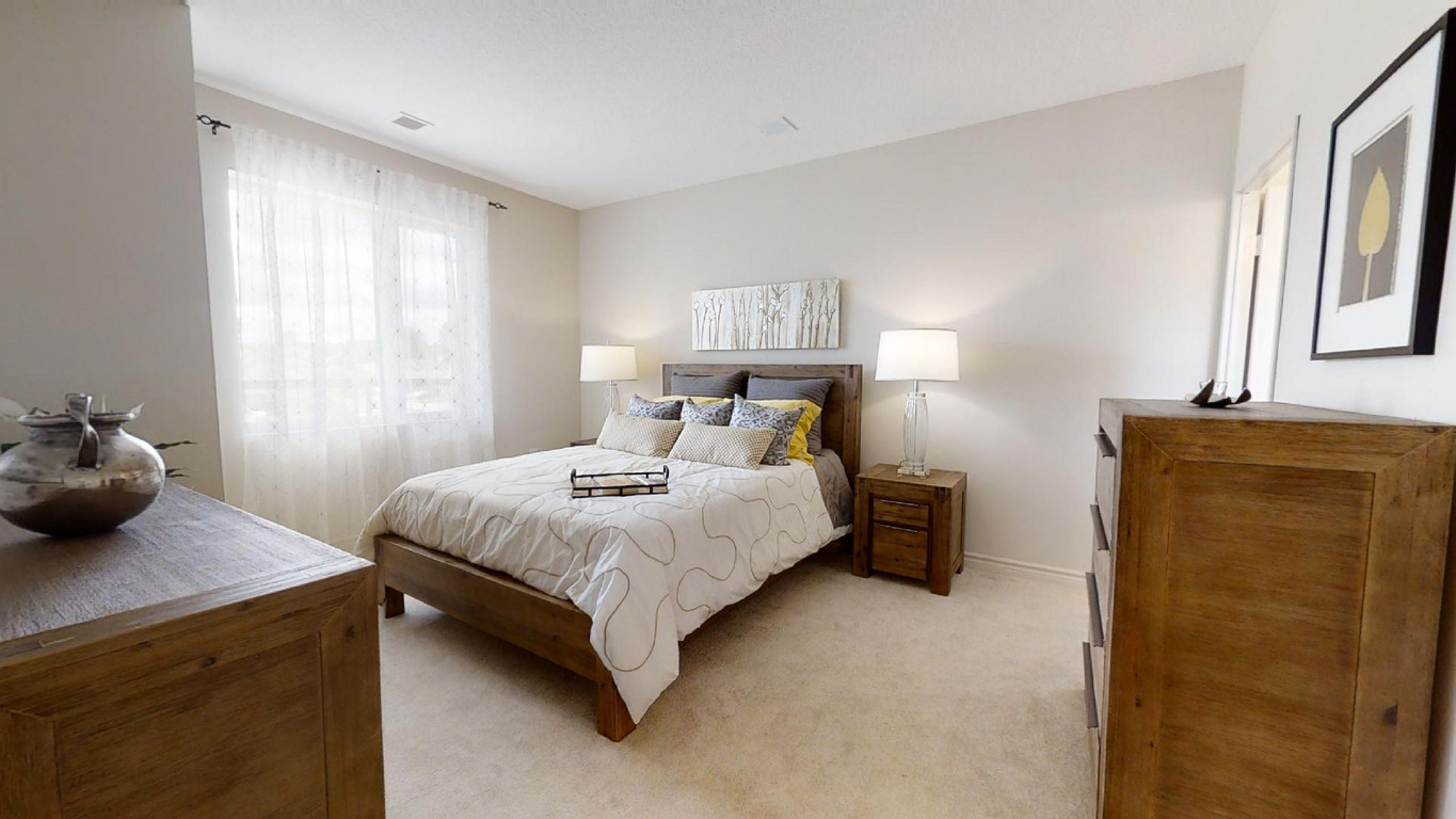 1575 Agathos St, London, ON N5V 5J4 — photo 2