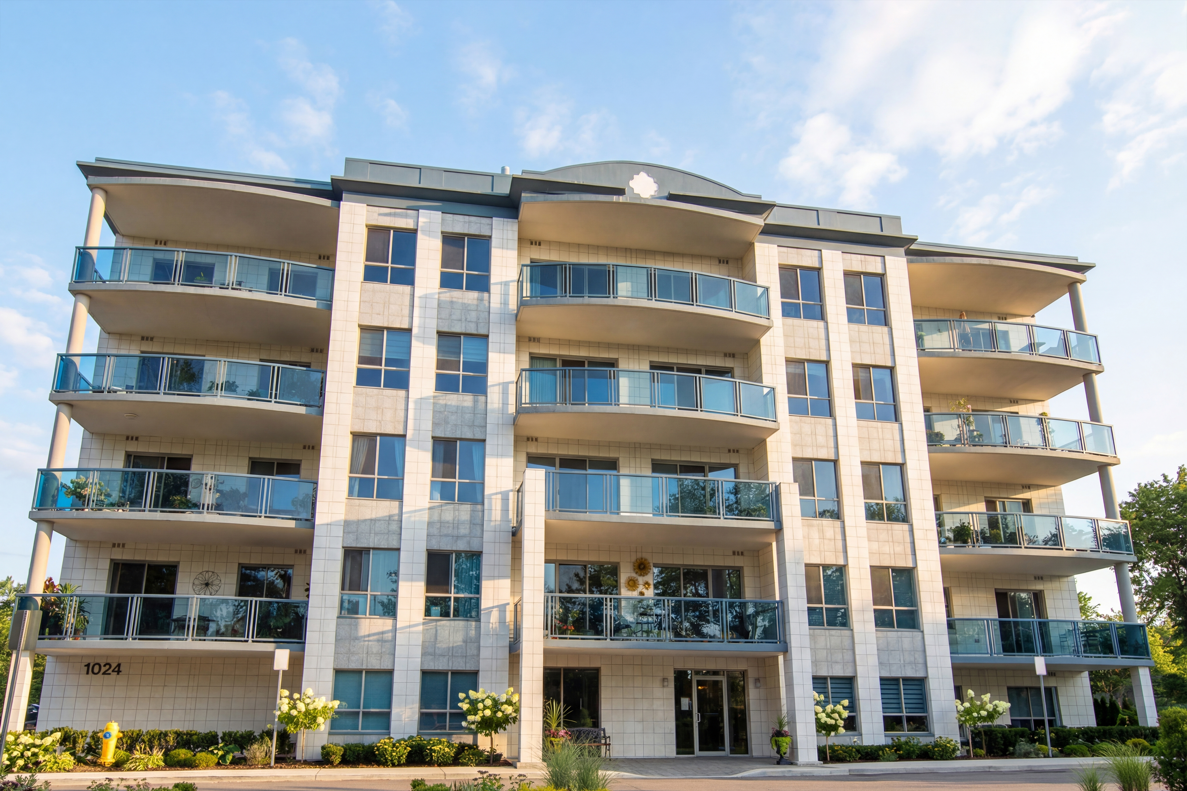1024 Commissioners Road, W., London, ON N6K 1C3 — photo 1