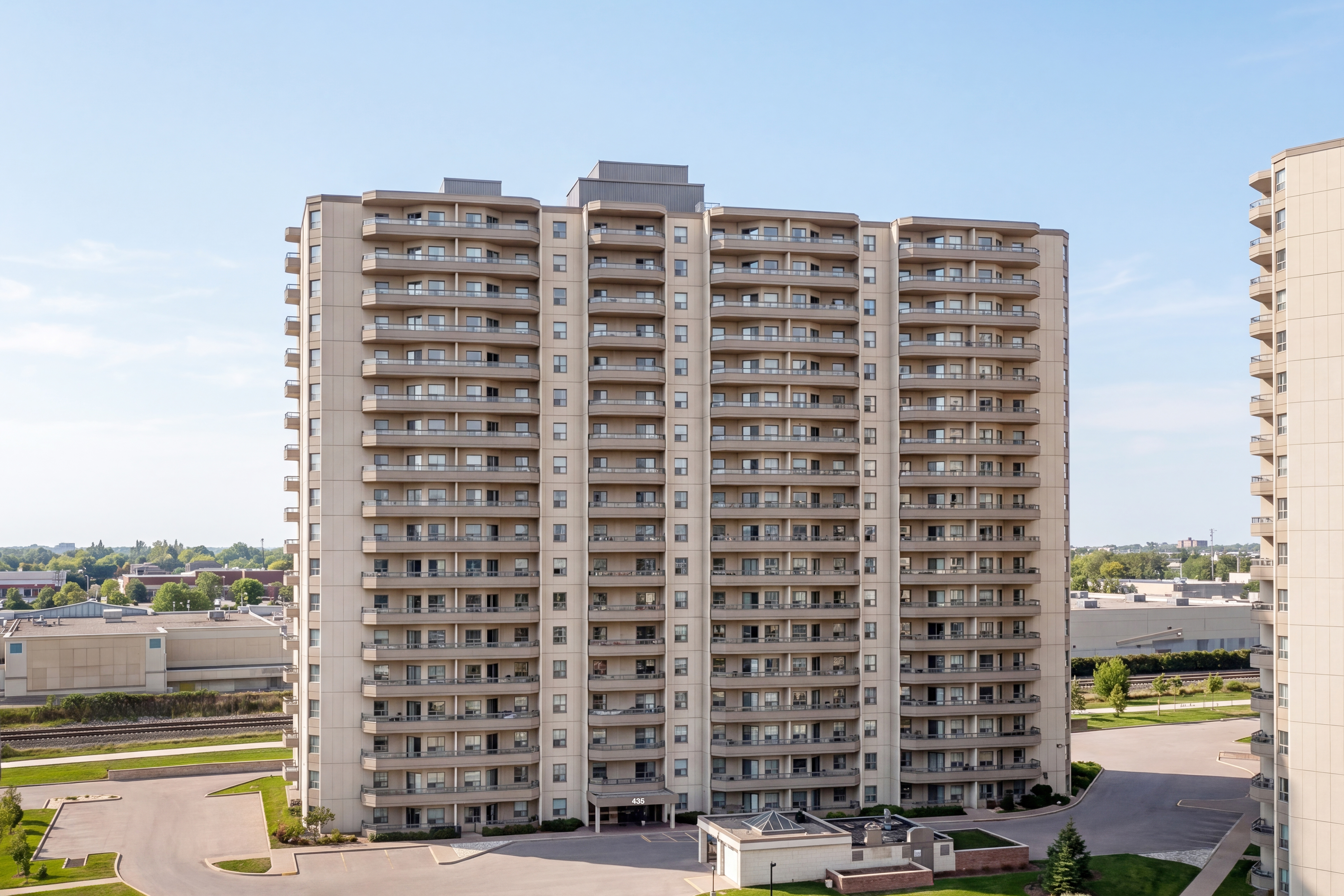 435 Wilson Avenue, Kitchener, ON N2C 2R9 — photo 1