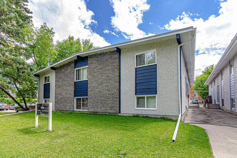 BEAUTIFUL Crescent Heights 2 Bed/1 Bath w/ Storage &amp; Laundry!