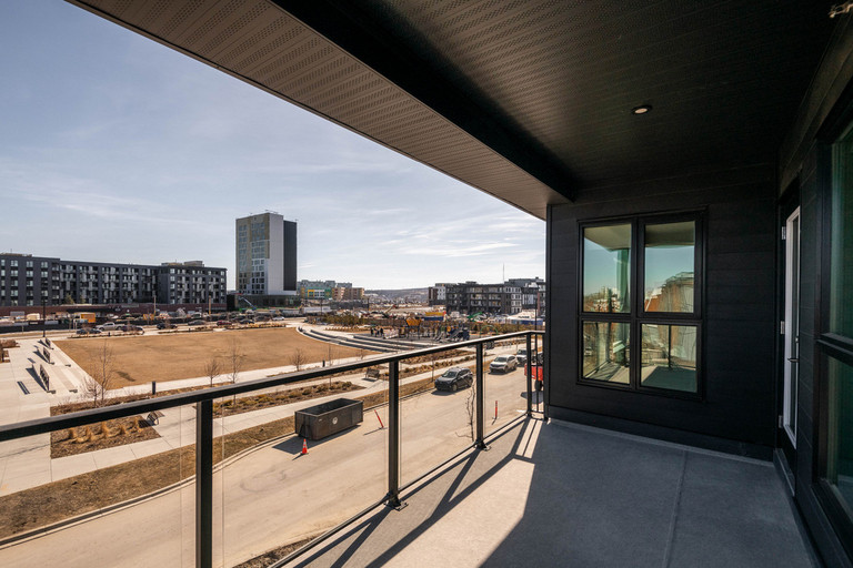 BEAUTIFUL 2 bedroom/2 bath in University District w/ underground parking!  Featured Properties