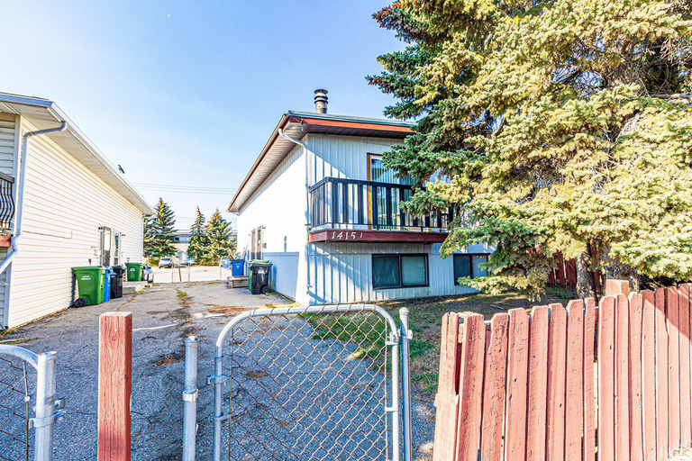 SPACIOUS FOREST LAWN 2 BED/1.5 BATH W/ IN-SUITE LAUNDRY!! Featured Properties