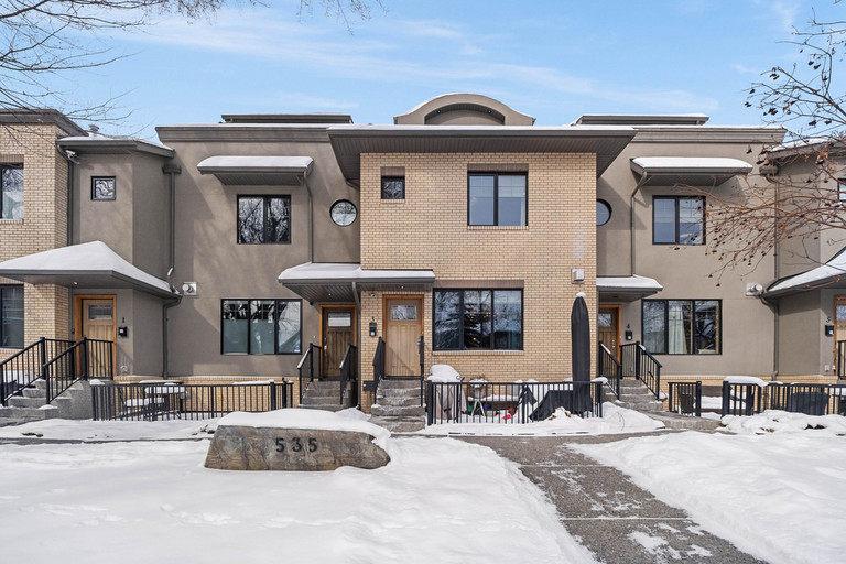 #3 535 33 St NW Featured Properties