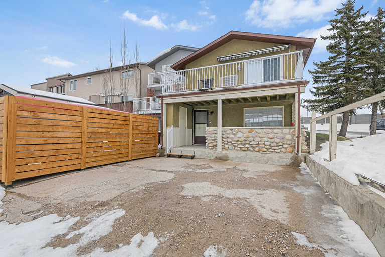 Beautiful 2 Bedroom Suite in Mayland Heights! Featured Properties