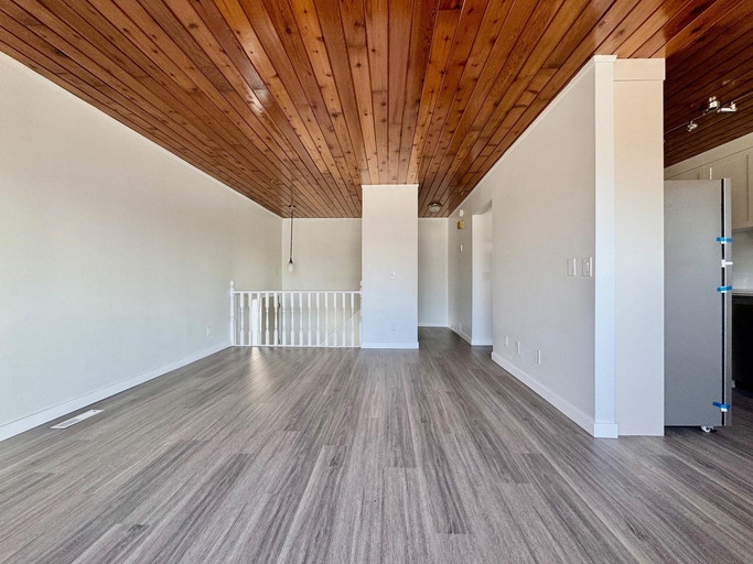 Fully Renovated 2 Bedroom w/ 1.5 Bath &amp; Laundry! Tons of Natural Light! Featured Properties